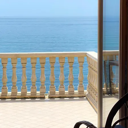 Maremare Giardini-Naxos